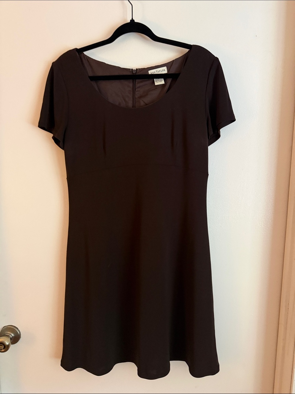 Vintage Ann Taylor Brown Short Sleeve Scoop Neck Dress size 12